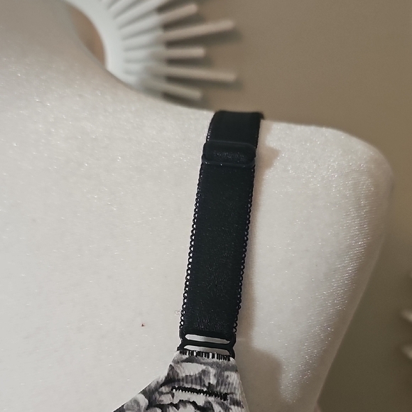 Torrid Pink and Black Floral Bra - Picture 9 of 10